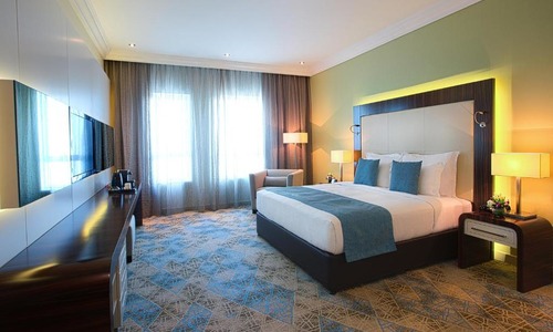 Отель Auris Plaza Hotel